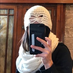 Bundle New items! Scarf + beanie synthetic wool